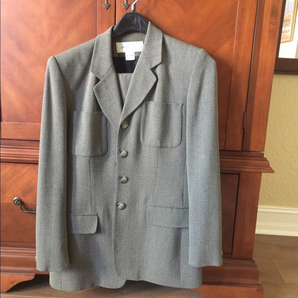 Suit